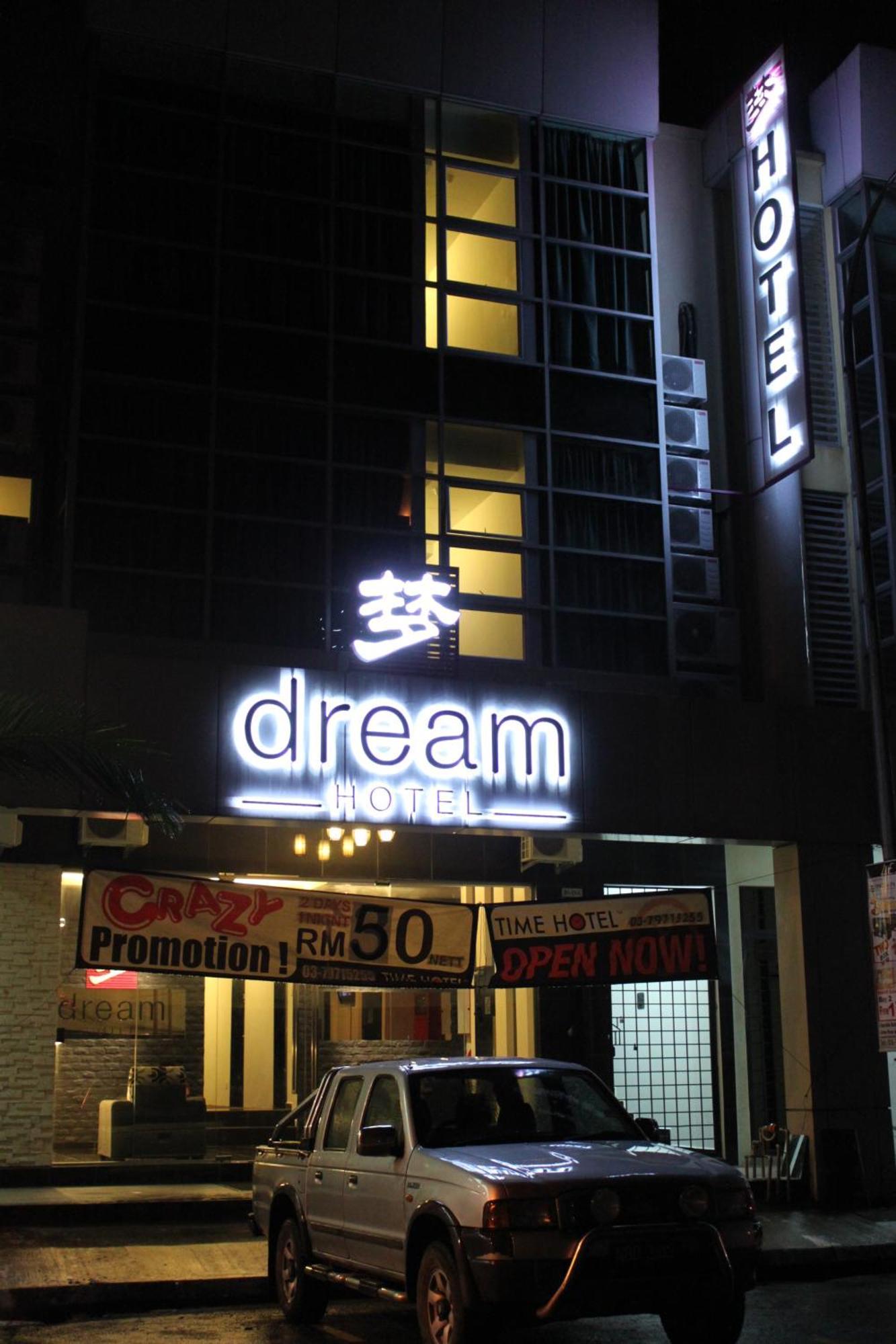Dream Hotel Klang Kültér fotó